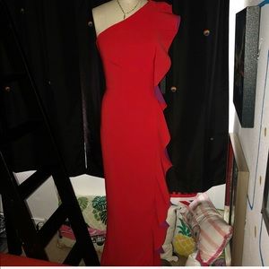 One shoulder gown w/ ruffle